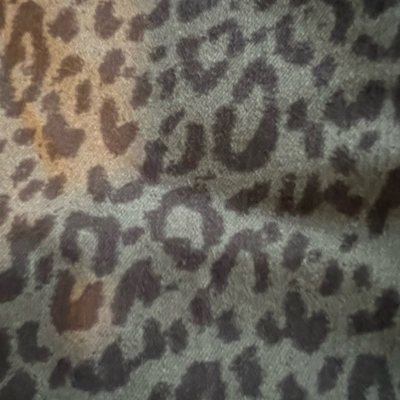 Gap Women’s Skinny Black & Gray Leopard Print Jeans - Picture 3 of 5